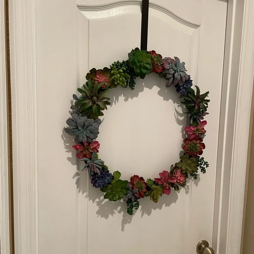 20” Faux Succulent Wreath - Handmade Indoor Succulent Wreath - Picture 7 of 8